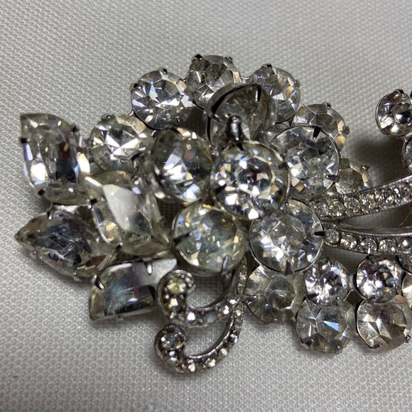 Vintage Rhinestone Albert Weiss Signed Brooch Pin - Picture 6 of 7